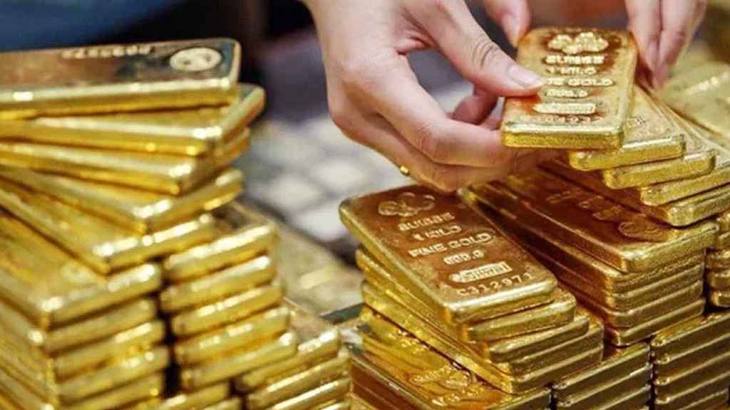 বিশ্ববাজারে ফের রেকর্ড উচ্চতায় স্বর্ণের দাম